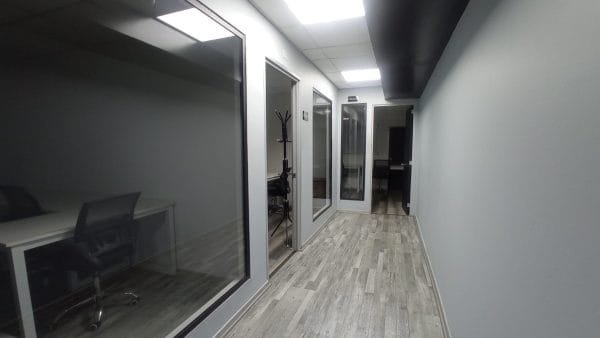 ¡ Amplio Local En Interior De Galería / Banderas ! - Imagen 13