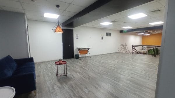 ¡ Amplio Local En Interior De Galería / Banderas ! - Imagen 16