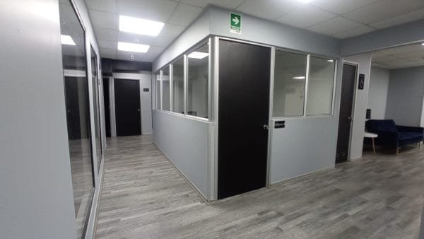 ¡ Amplio Local En Interior De Galería / Banderas ! - Imagen 15