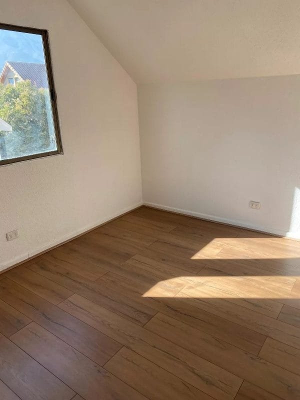 Hermosa Casa 4 D + 3 B - Imagen 13