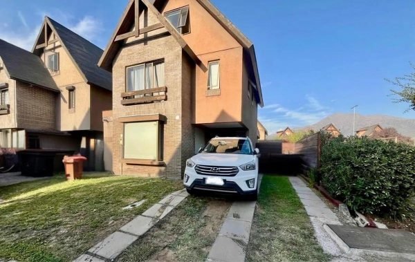 Hermosa Casa 3d+3b+mansarda En Jardines De Las Vizcachas