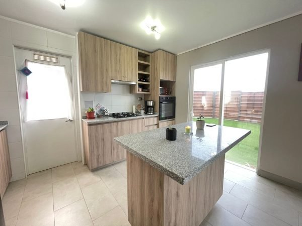 ¡ Hermosa Casa Nueva En Condominio ! - Imagen 3