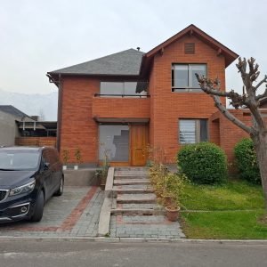 Hermosa Casa En Condominio En Faldeos De Las Pircas