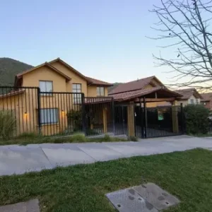 Residencia Exclusiva En Barrio Alto Mirador, Ciudad De Los V